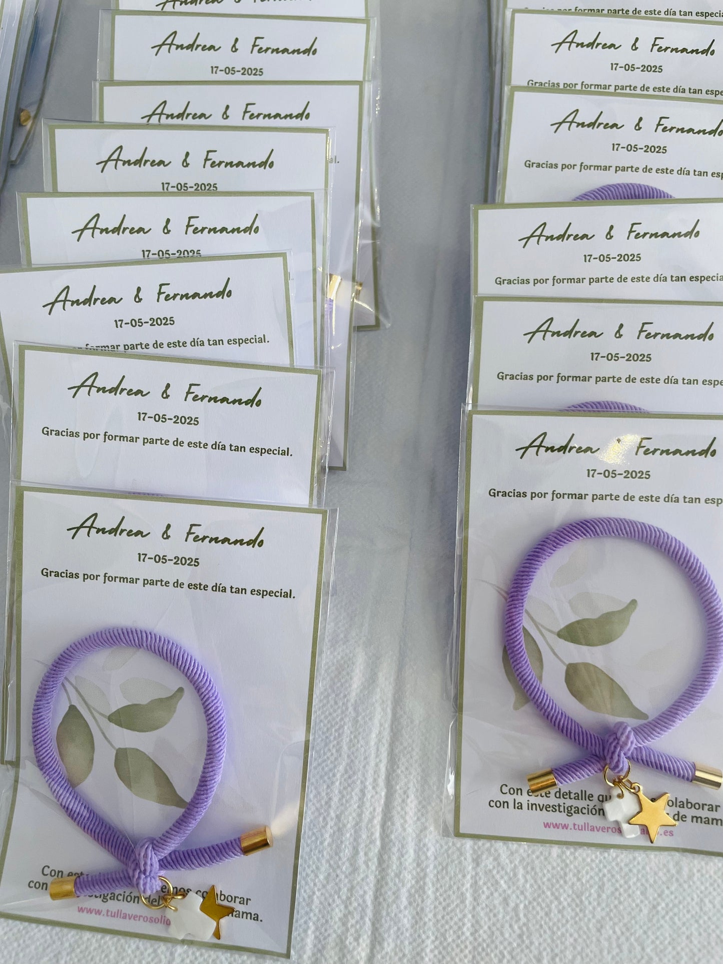 Pulsera solidaria nudo cruz nacarada comunión