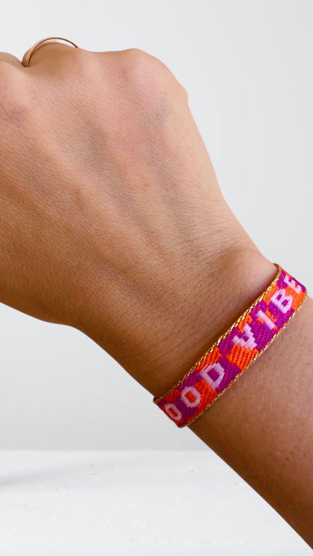 Pulseras solidarias tela