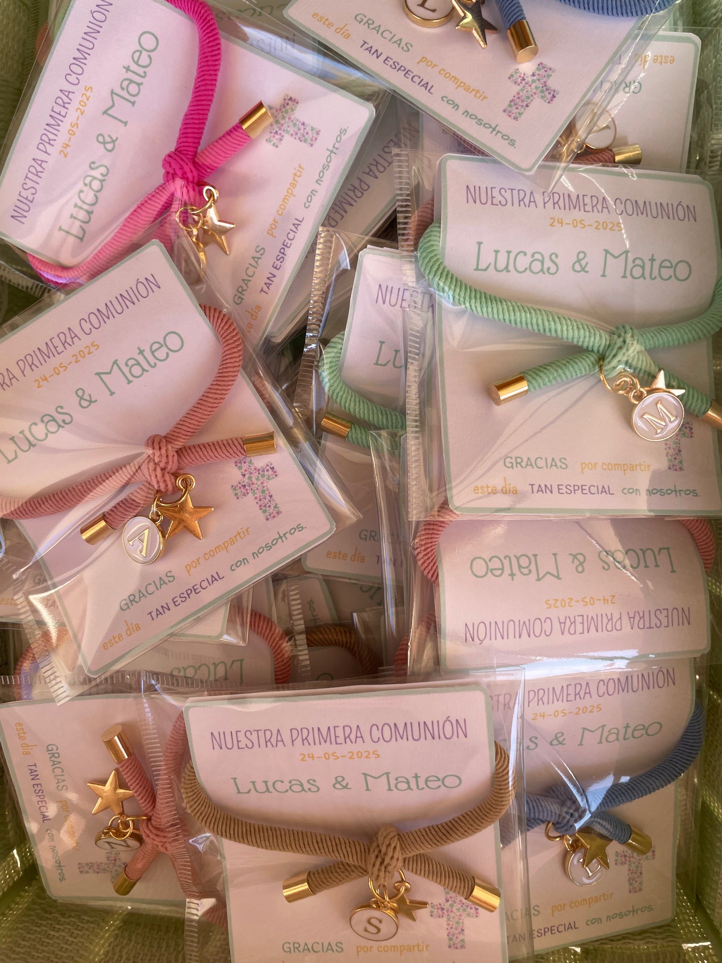X Eventos llaveros y pulseras solidarias