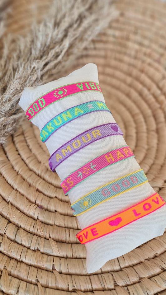 Pulseras solidarias tela