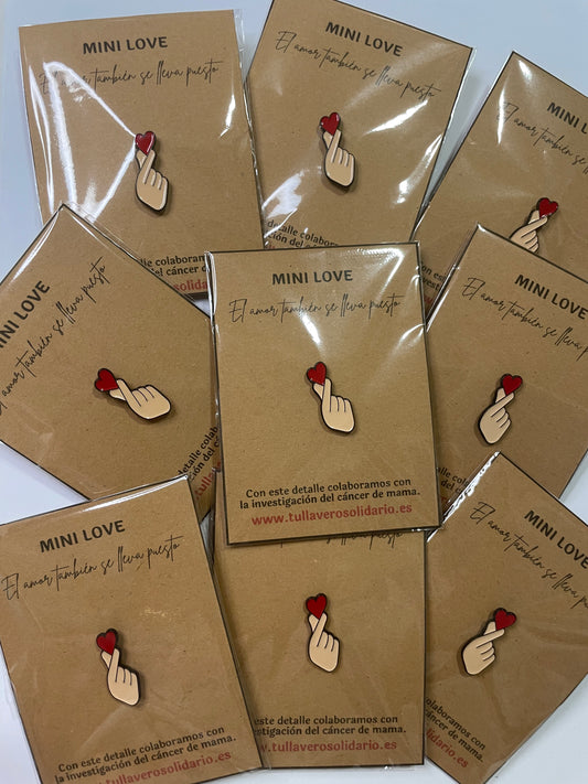 Pin mini love solidario